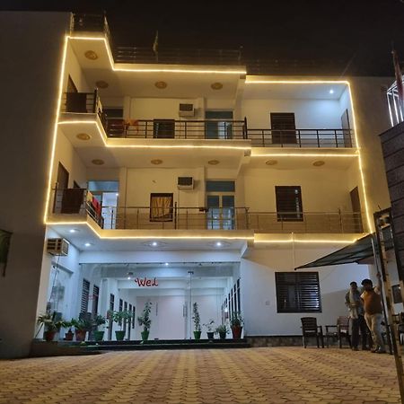 Hotel Vrindavan Bhakti Bhavan- Near Prem Mandir By Mukund Esterno foto