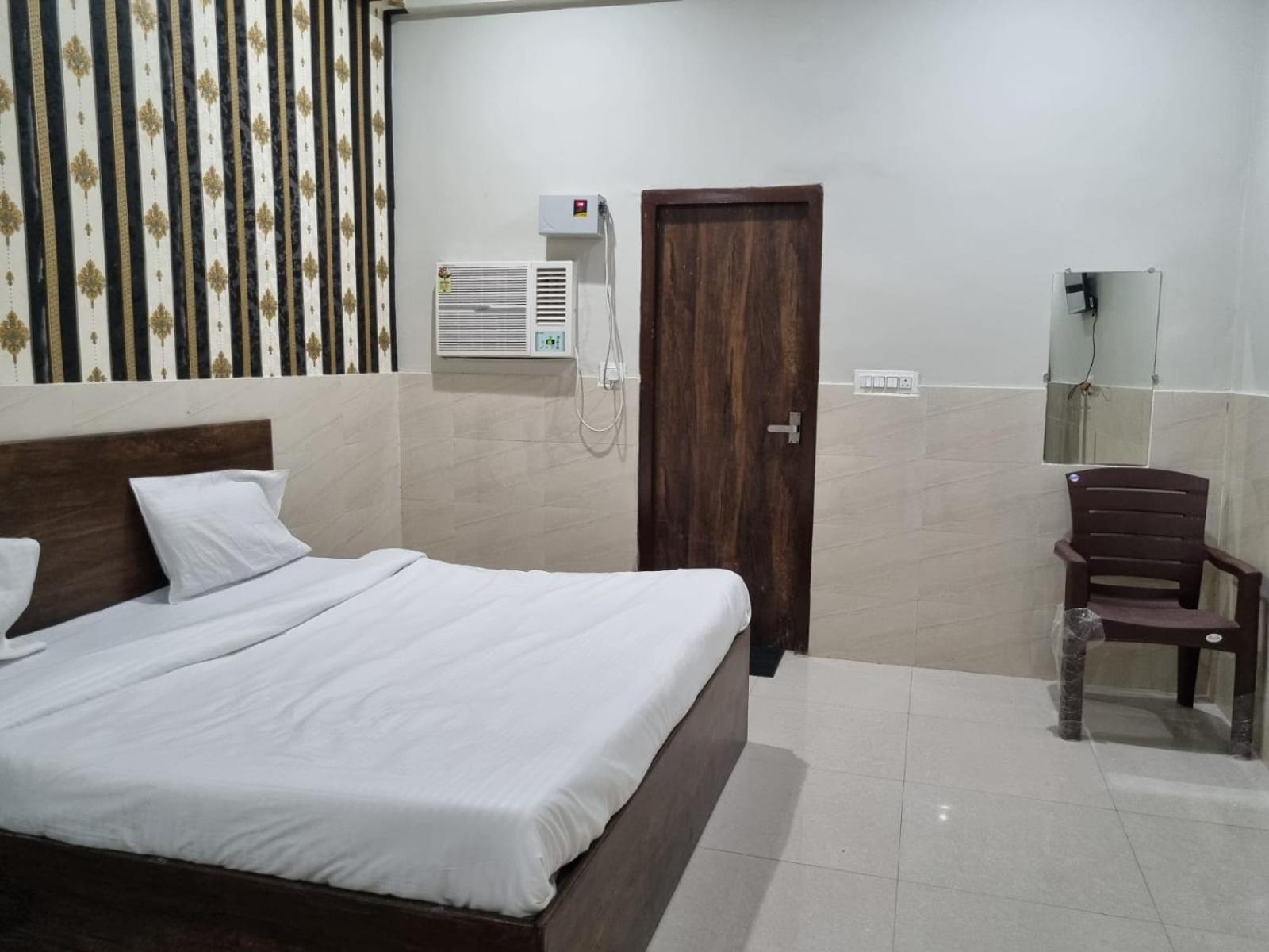 Hotel Vrindavan Bhakti Bhavan- Near Prem Mandir By Mukund Esterno foto