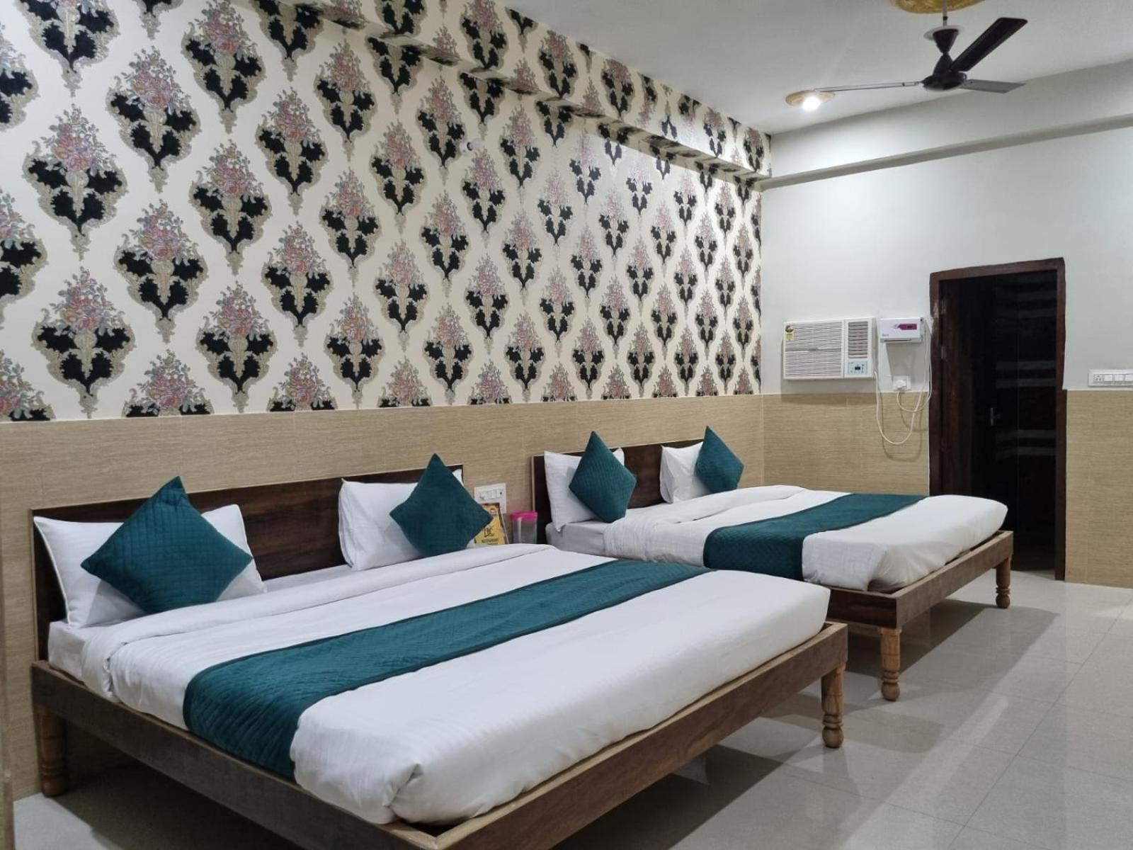 Hotel Vrindavan Bhakti Bhavan- Near Prem Mandir By Mukund Esterno foto