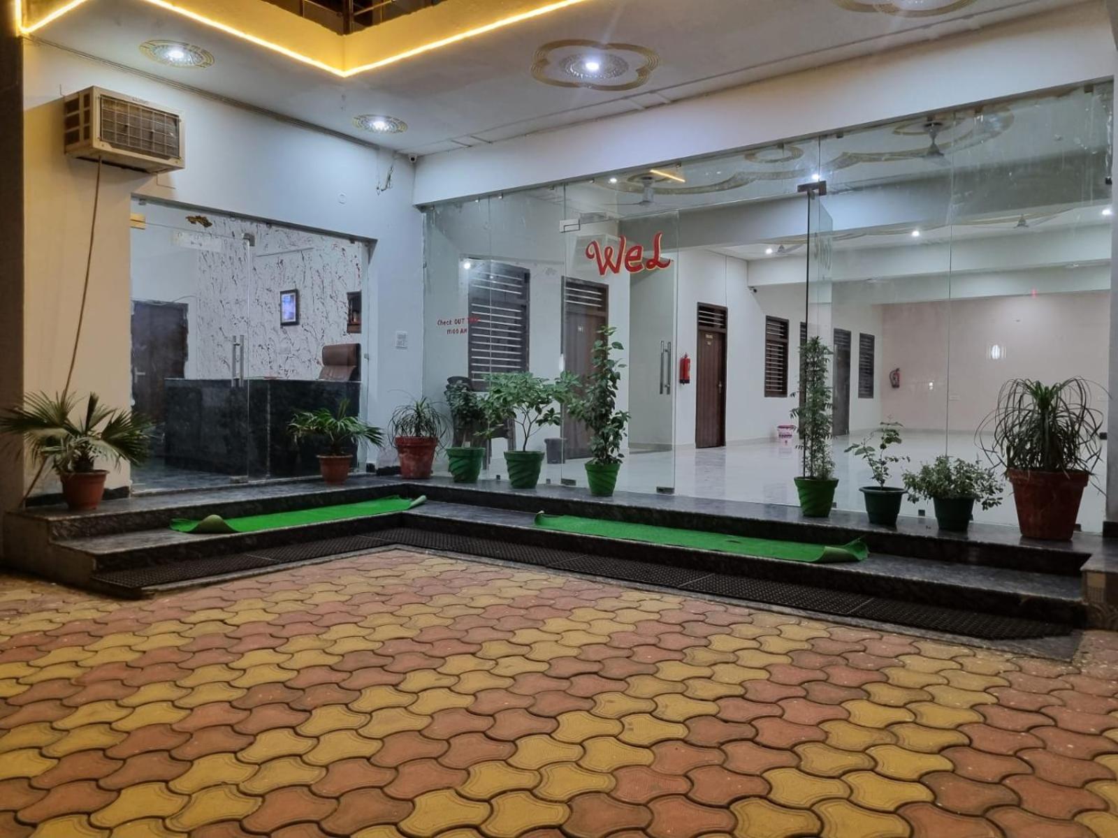 Hotel Vrindavan Bhakti Bhavan- Near Prem Mandir By Mukund Esterno foto
