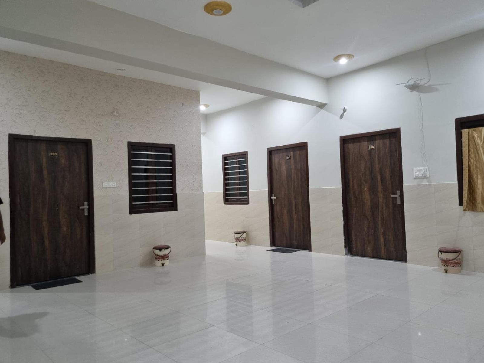 Hotel Vrindavan Bhakti Bhavan- Near Prem Mandir By Mukund Esterno foto